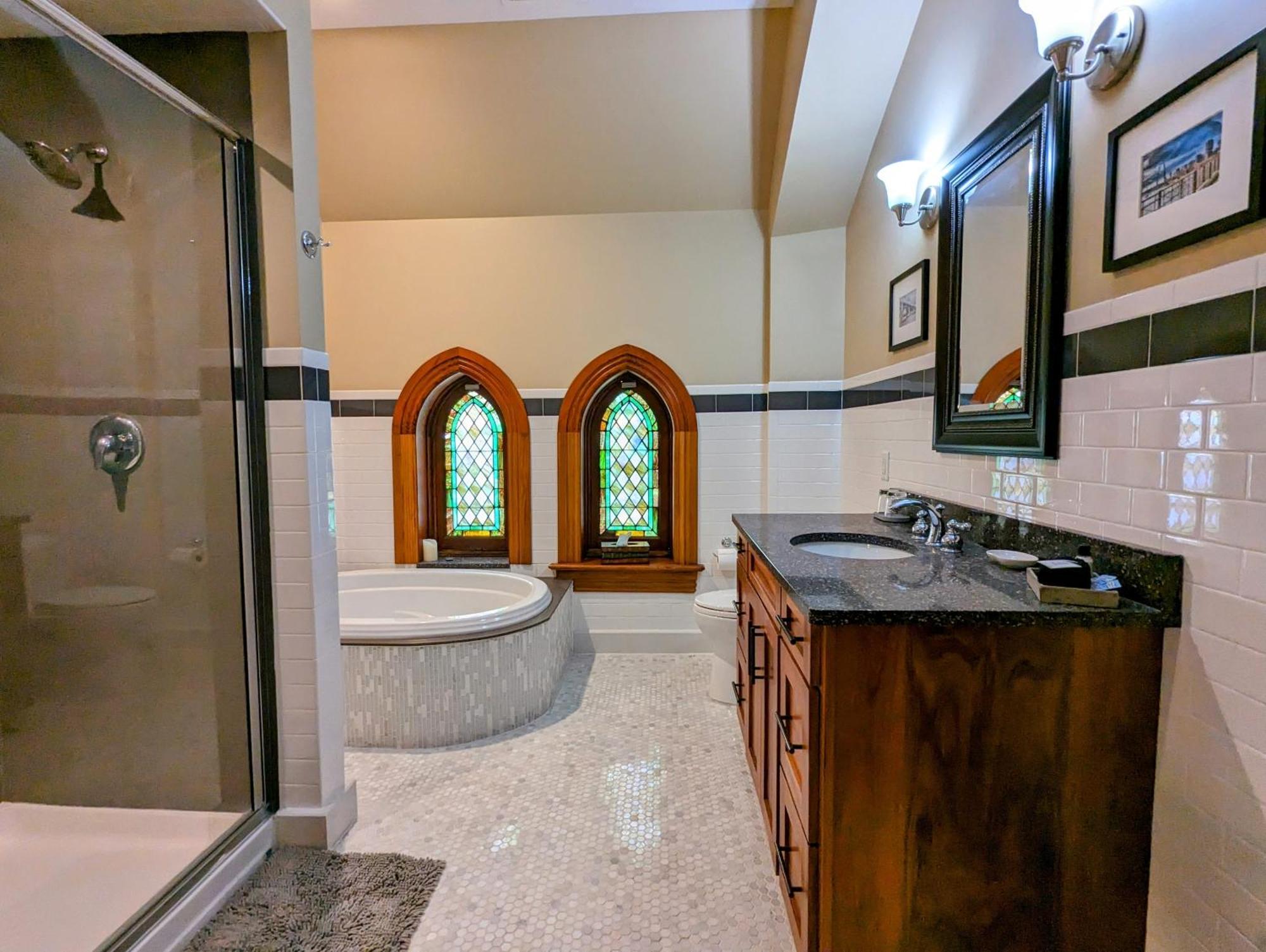 Gothic Heights Inn Clifton Heights Phòng bức ảnh